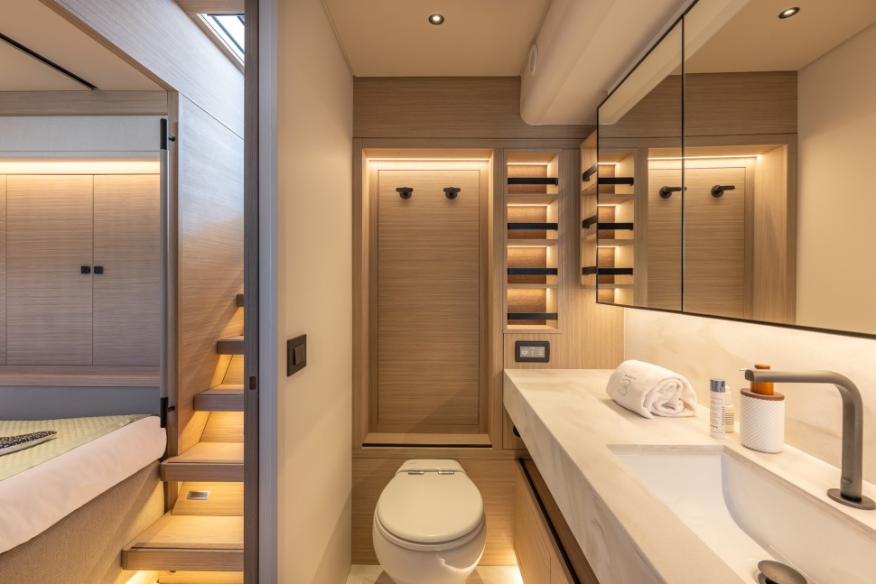 19 lagoon eighty3 catamaran ensuite bathroom