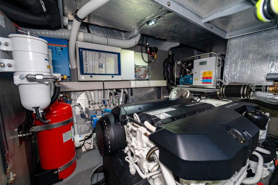 22. Absolute Navetta 58 90