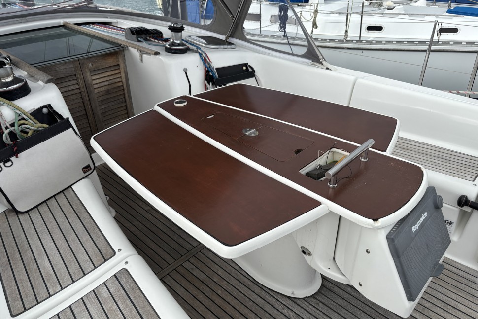 3 Beneteau Oceanis 43 Kairos Cockpit 4
