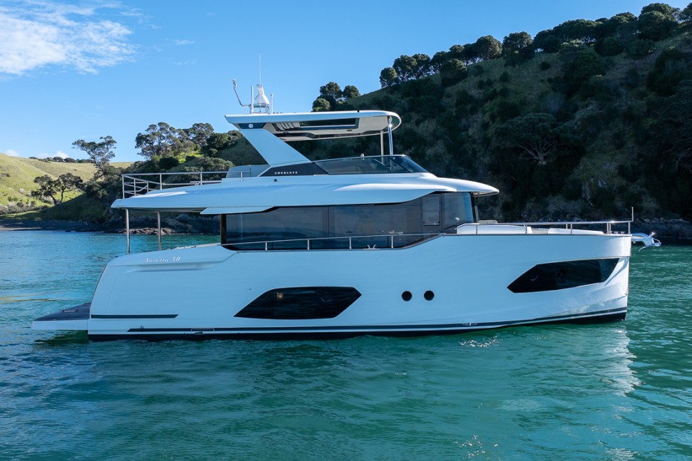 5.1 Absolute Navetta 58 54