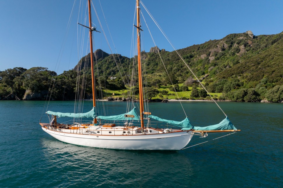 Alden Schooner 27