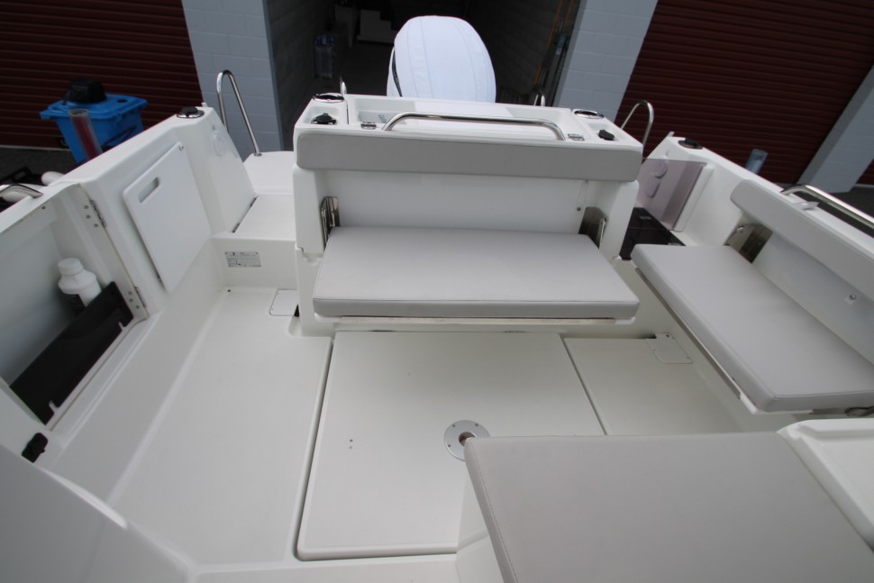Antares 5 Cockpit afts seats down.jpg
