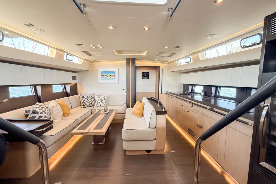 BENETEAU OCEANIS 62 FENICE 13