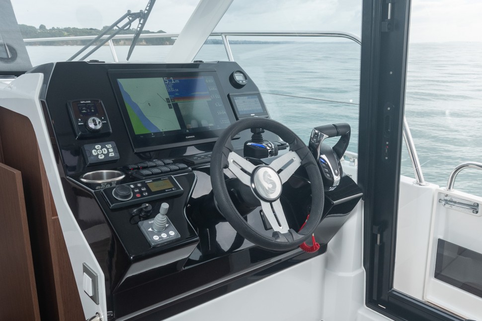 Beneteau Antares 11 14