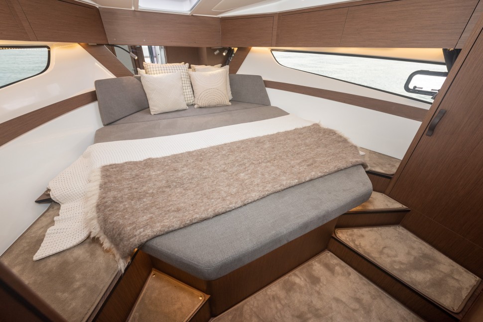 Beneteau Antares 11 15