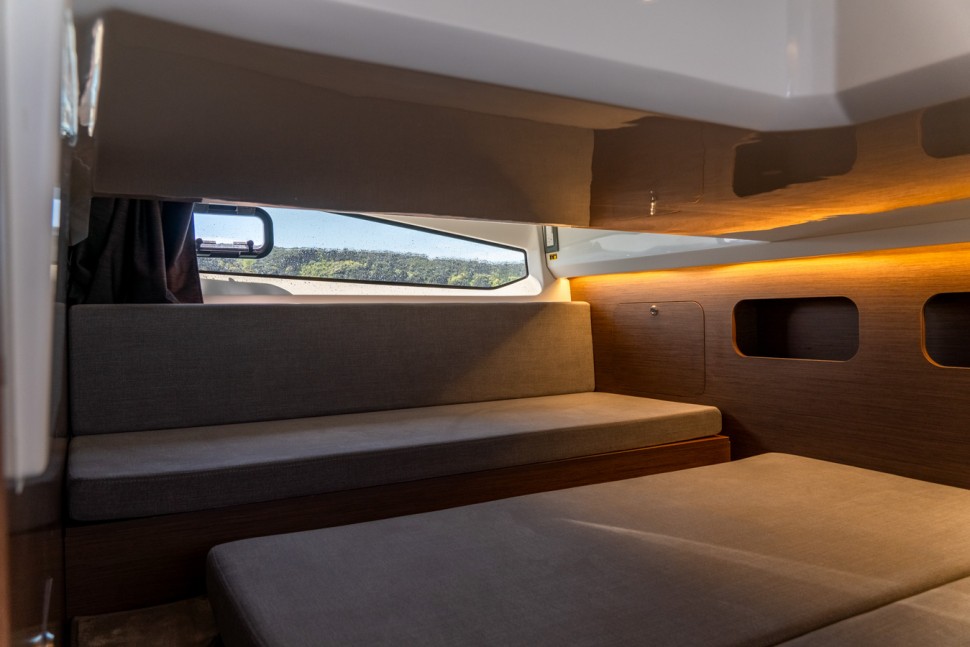 Beneteau Antares 11 17