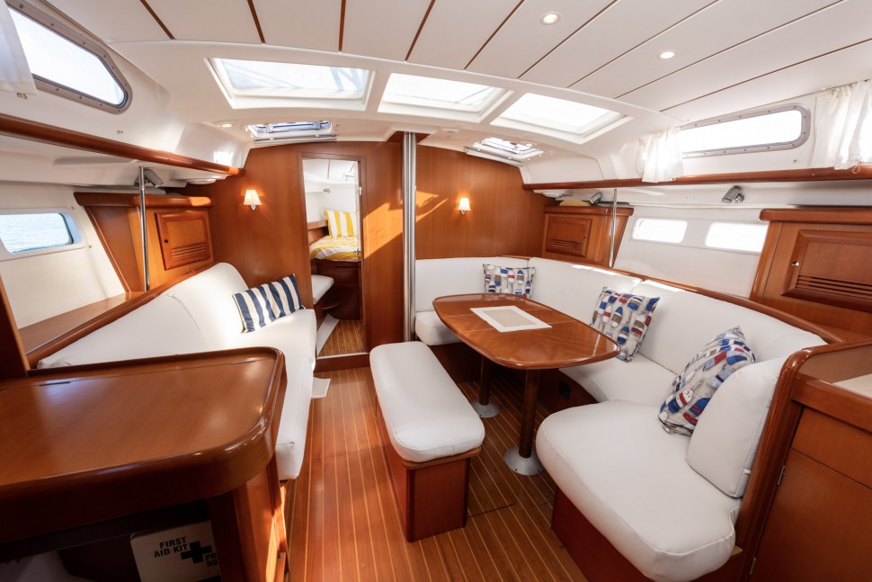 Beneteau Clipper 423 14