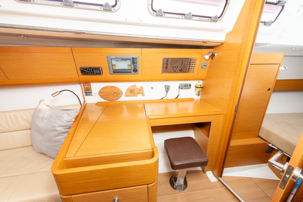 Beneteau First 40 15