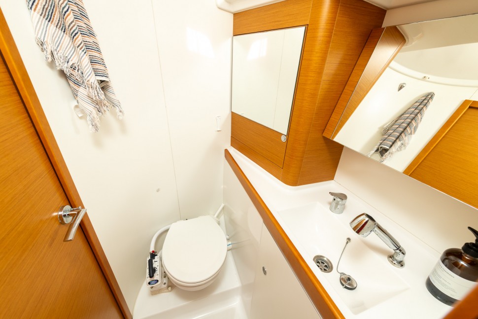 Beneteau First 40 22