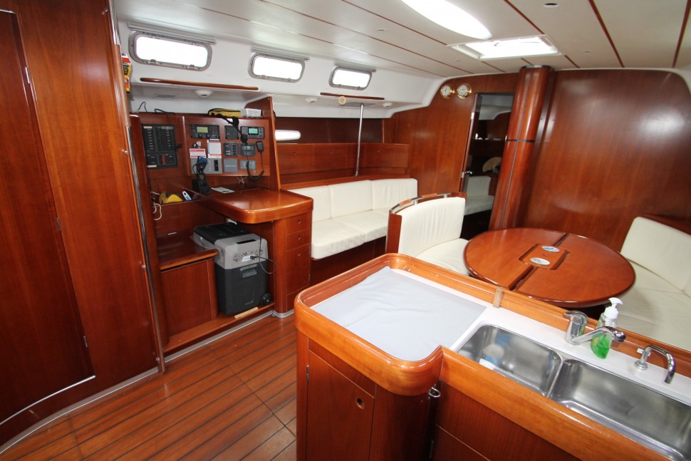 Beneteau First 47.7 10 Port fwd saloon