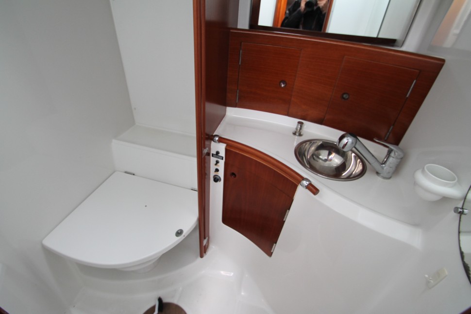 Beneteau First 47.7 18 Day head