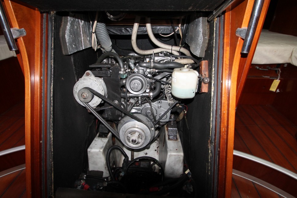 Beneteau First 47.7 20 Engine