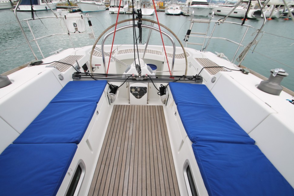 Beneteau First 47.7 4 Cockpit aft