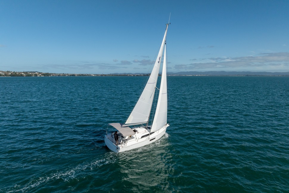 Beneteau Oceanis 30.1 10