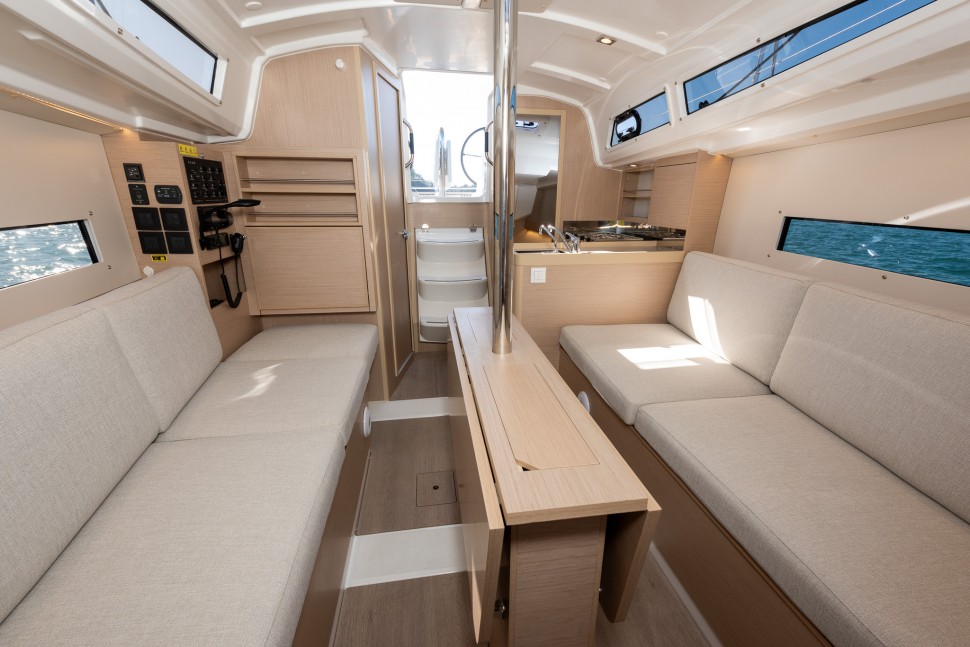 Beneteau Oceanis 30.1 14