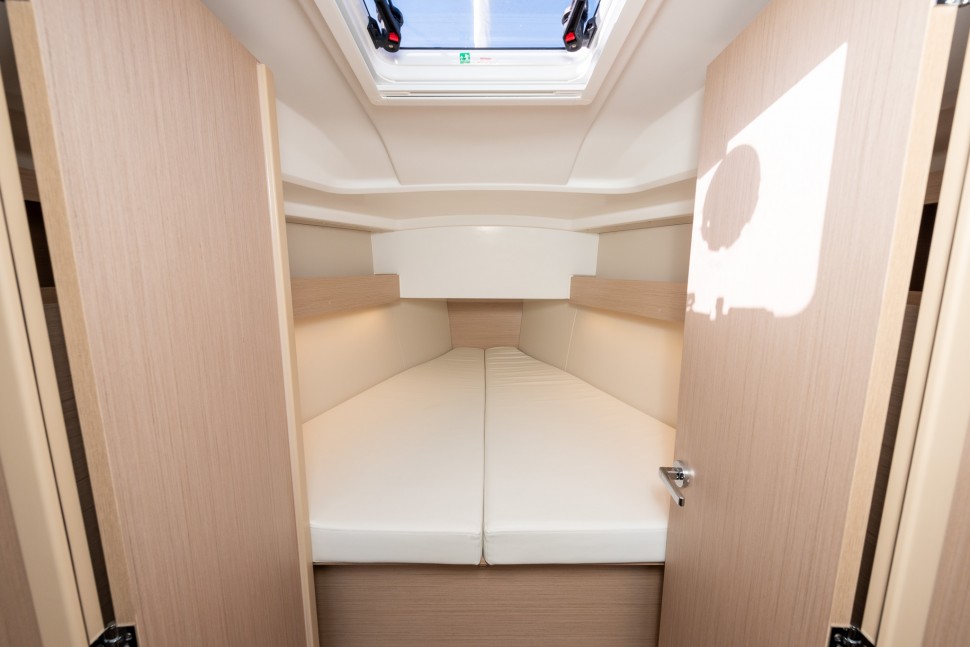 Beneteau Oceanis 30.1 17