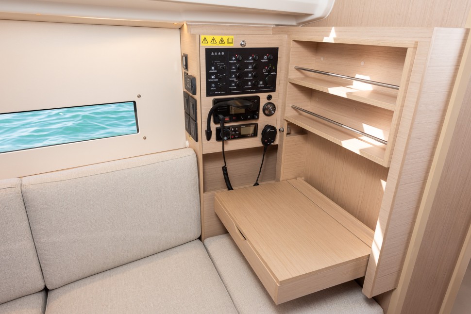 Beneteau Oceanis 30.1 18