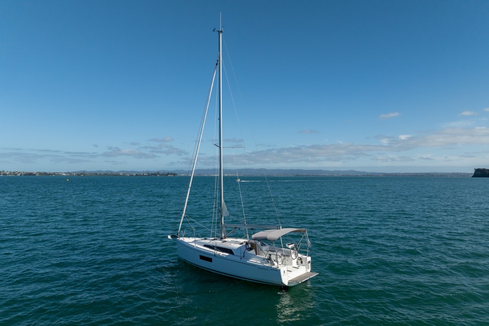 Beneteau Oceanis 30.1 2