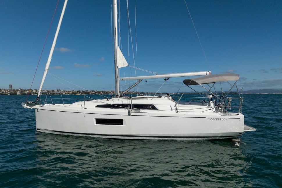 Beneteau Oceanis 30.1 4