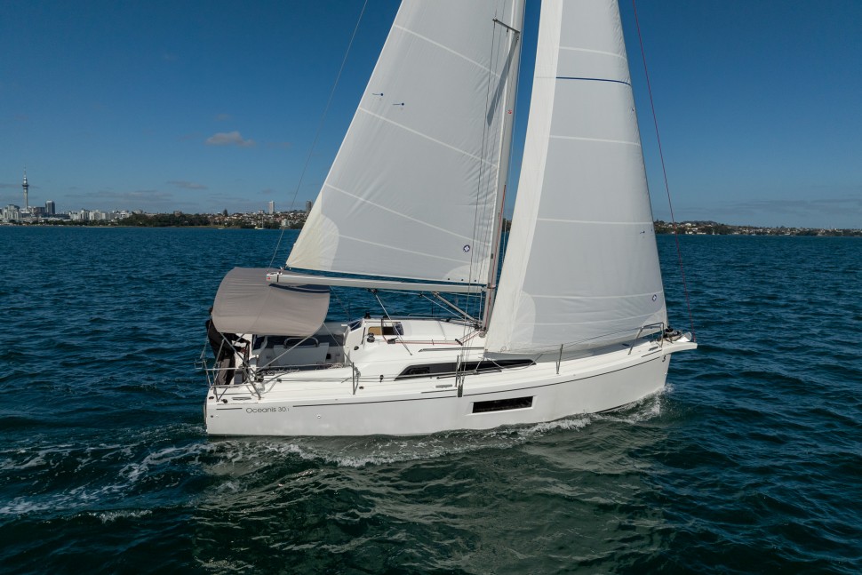 Beneteau Oceanis 30.1 8