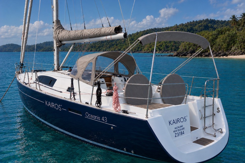 Beneteau Oceanis 43 Kairos port side water AI pic2