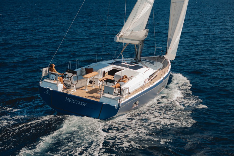 Beneteau Oceanis 47 Exterior 2