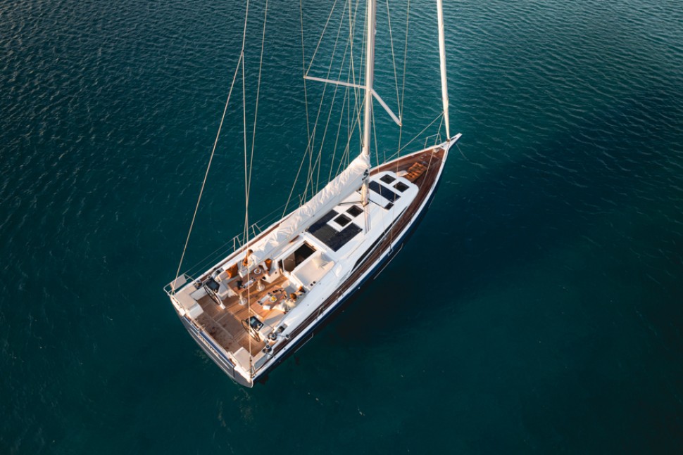 Beneteau Oceanis 47 Exterior 6