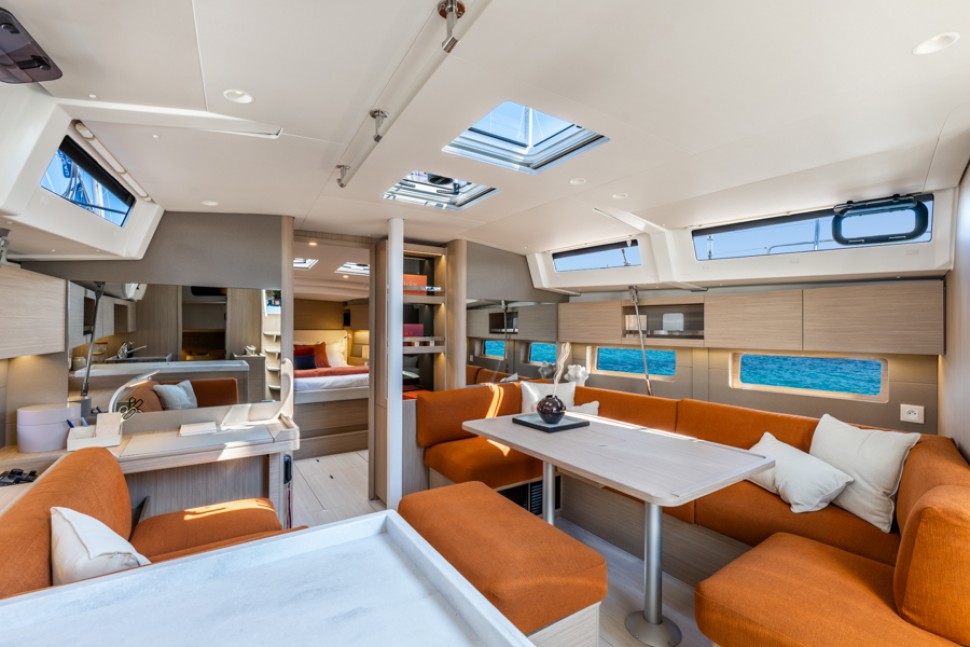 Beneteau Oceanis 47 Interior 3