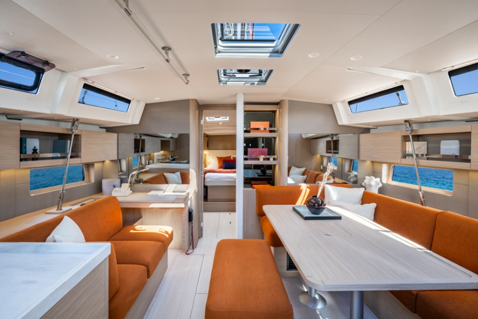 Beneteau Oceanis 47 Interior 4