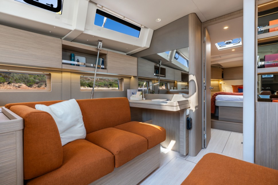 Beneteau Oceanis 47 Interior 6
