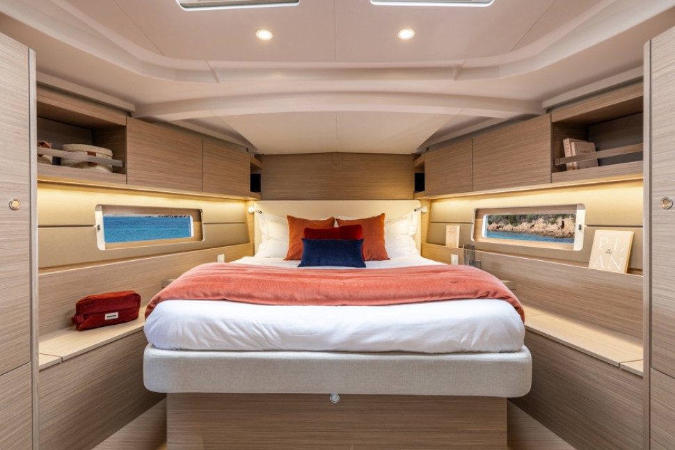Beneteau Oceanis 47 Interior 7