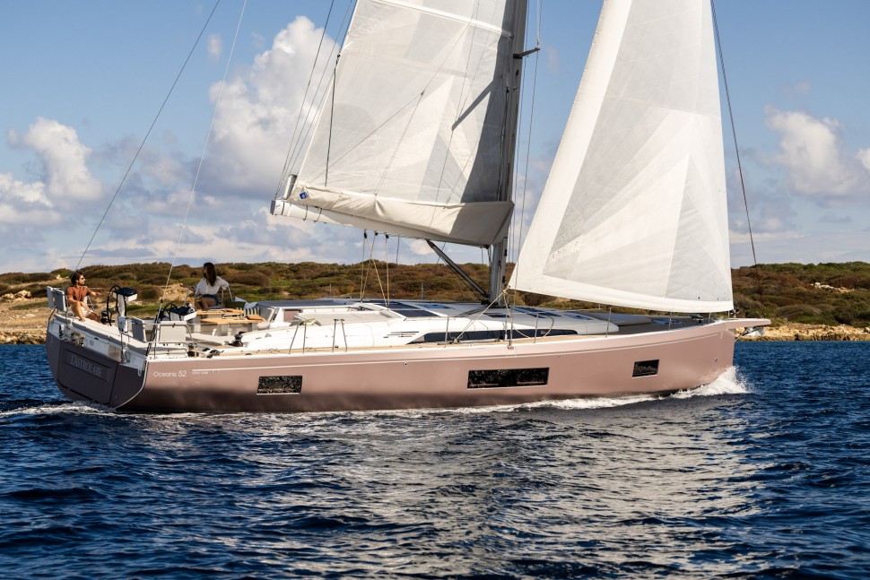 Beneteau Oceanis 52 Sailing 2