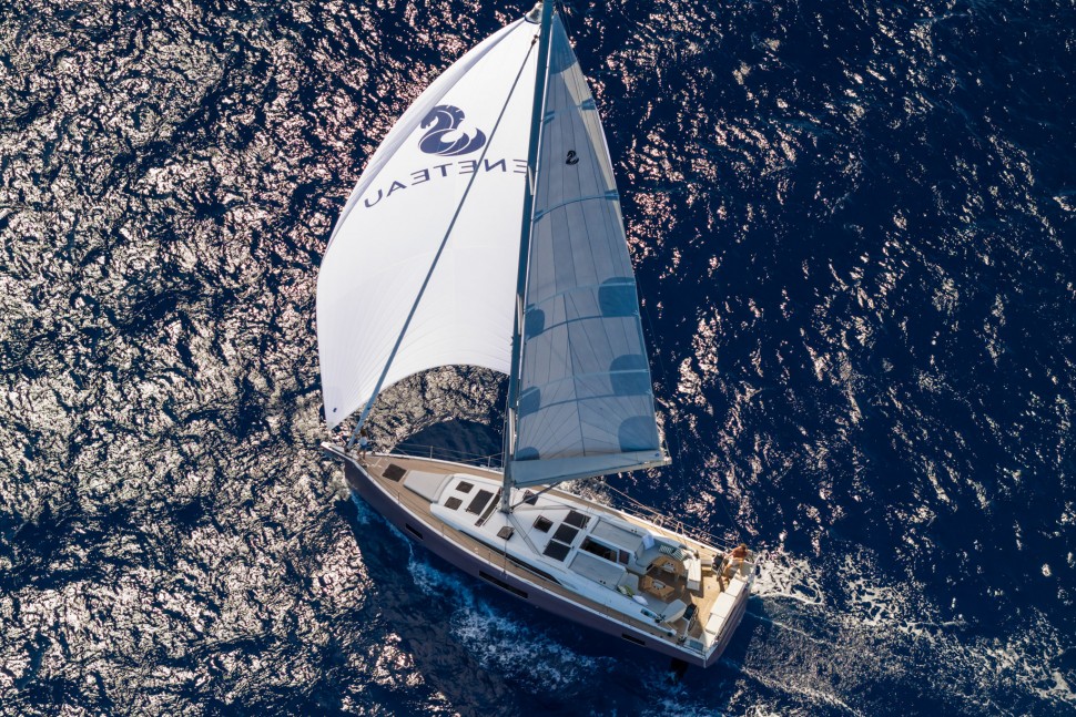 Beneteau Oceanis 52 Sailing 3
