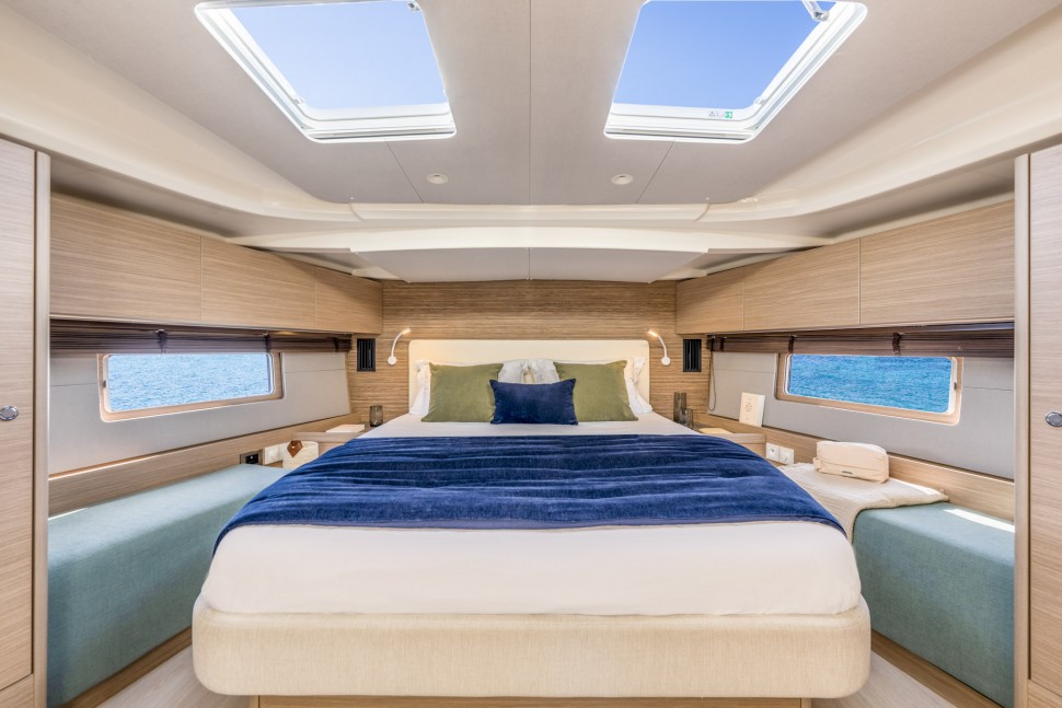 Beneteau Oceanis Interior 7