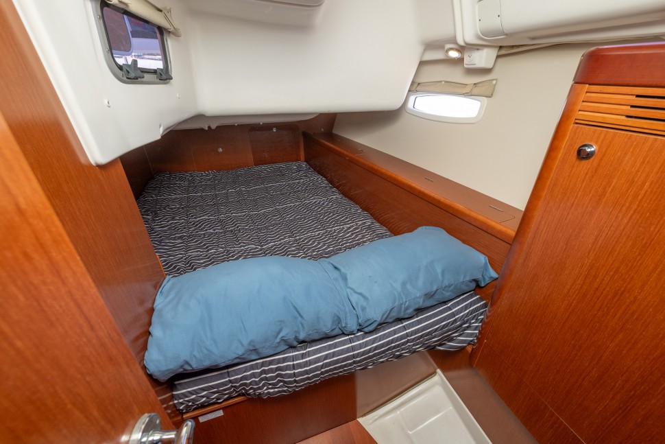 Beneteau Oceanis40 16