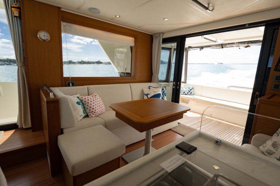 Beneteau Swift Trawler 47 Mahaki 12 Salon