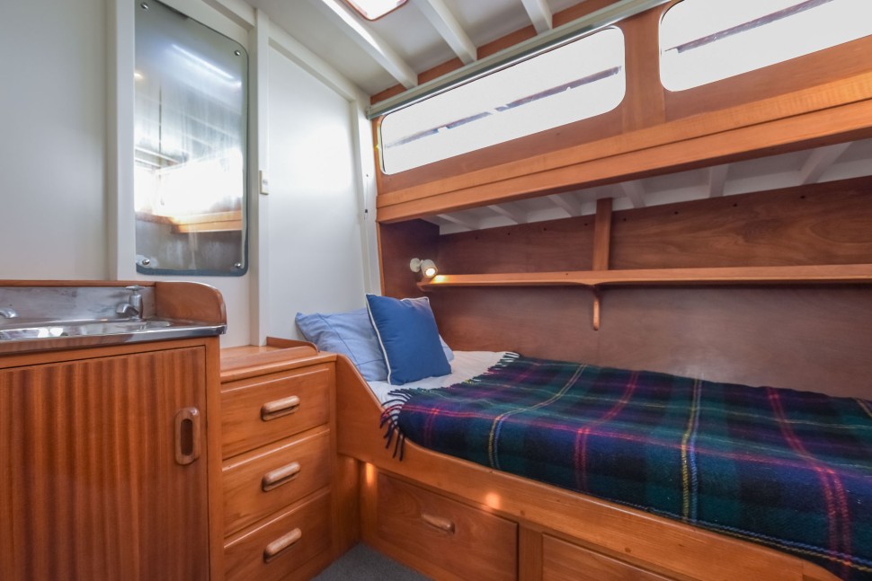 Brin Wilson 49 Jocelyn 15 Main Cabin