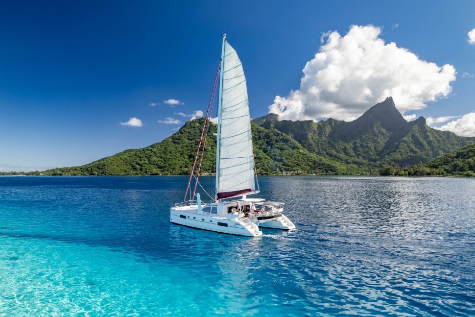 CATANA 50 OWNER 4