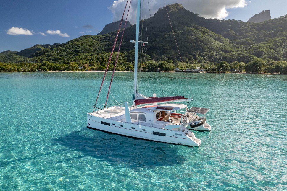 CATANA 50 OWNER 9