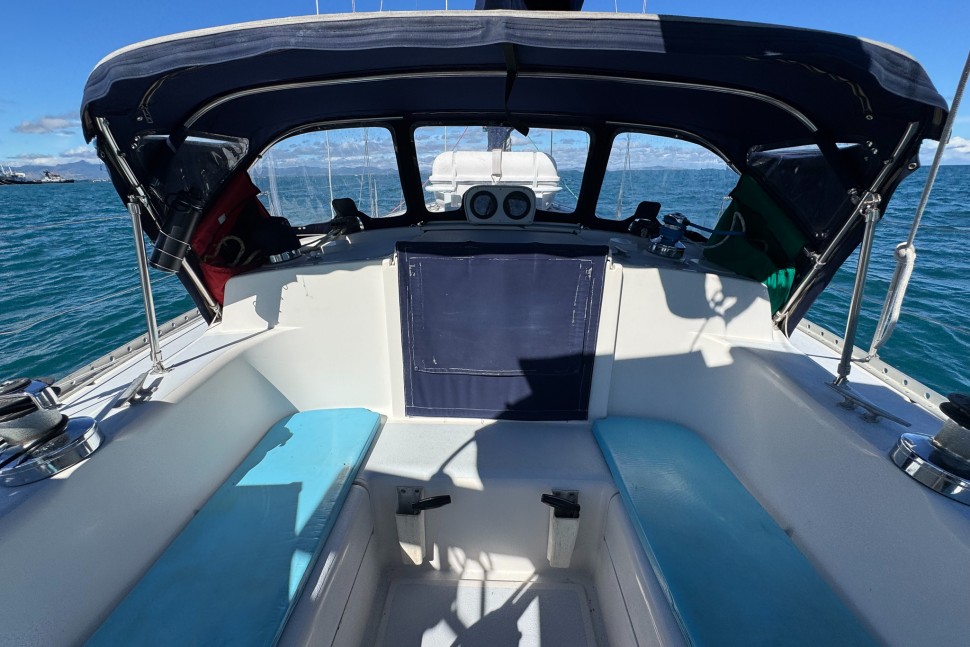 Canadian Sailcraft CS36T Denovo 10 Cockpit