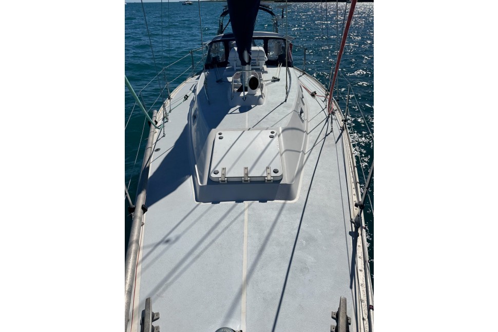 Canadian Sailcraft CS36T Denovo 12 Foredeck