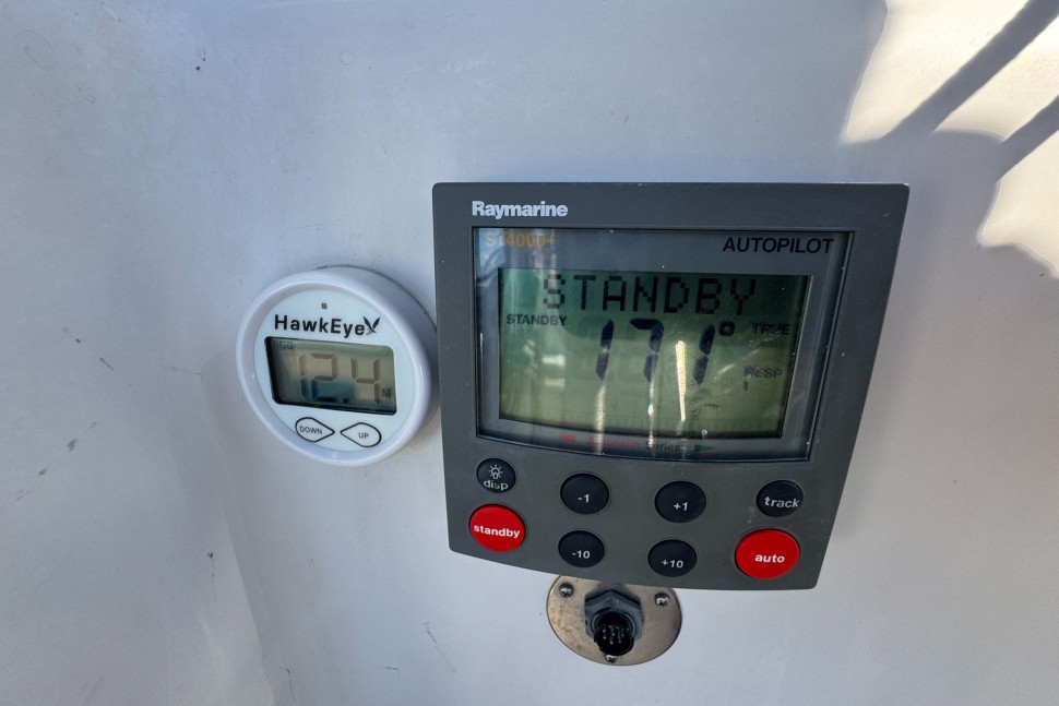 Canadian Sailcraft CS36T Denovo 15 AutoPilot and Chain counter