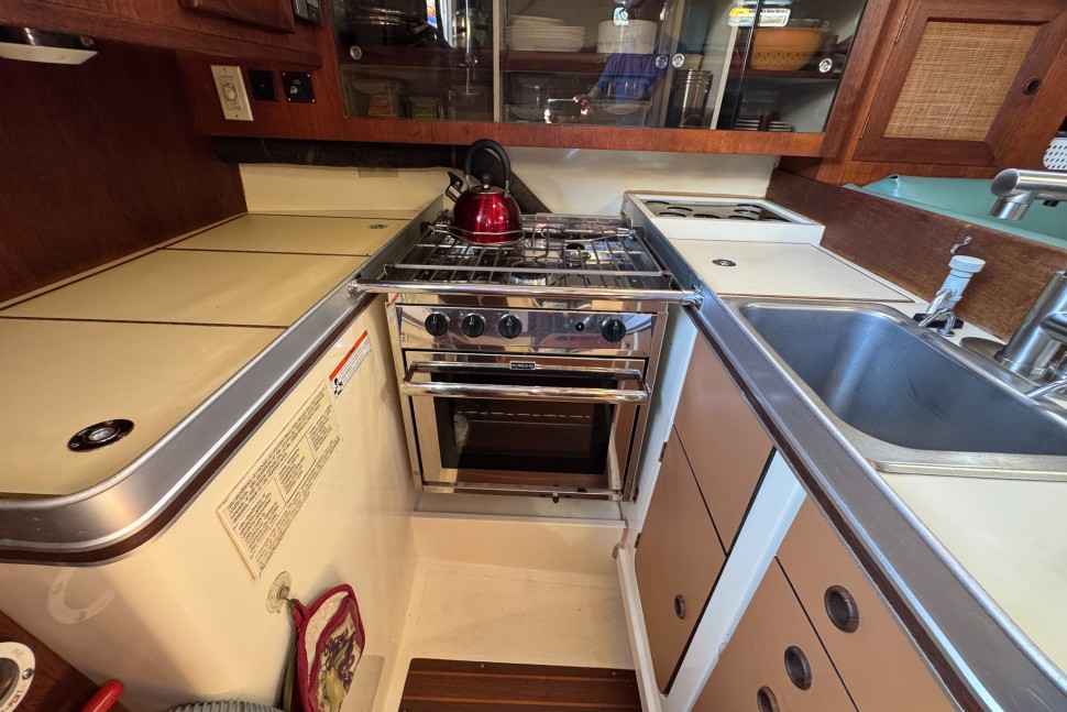 Canadian Sailcraft CS36T Denovo 5 Galley