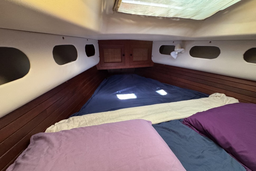Canadian Sailcraft CS36T Denovo 6 Fwd Berth