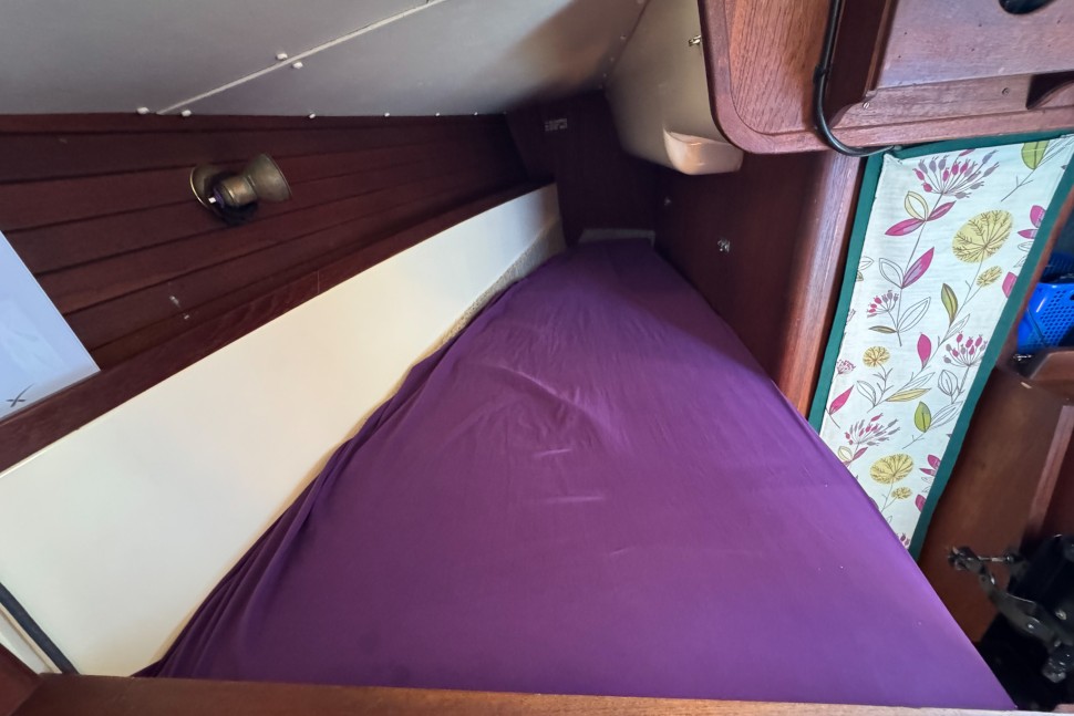 Canadian Sailcraft CS36T Denovo 7 Stb Qtr Berth