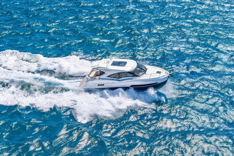 Carver 37 4 starboard wide angle