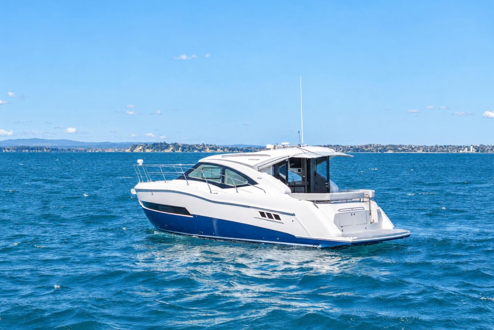 Carver 37 6 exterior port aft