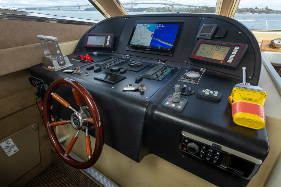 Comar 52 Salute 12 Helm