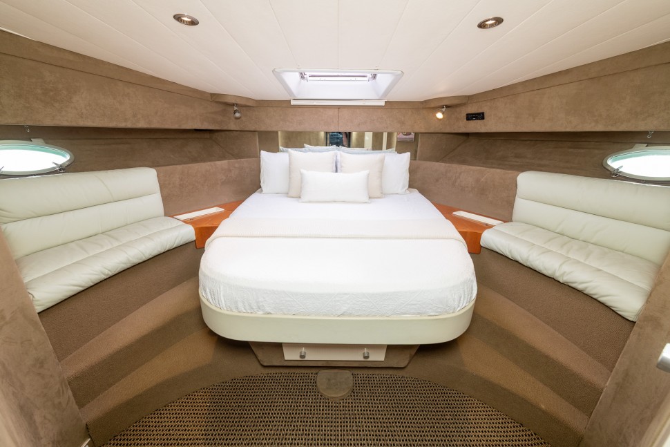 Comar 52 Salute 15 Main Cabin