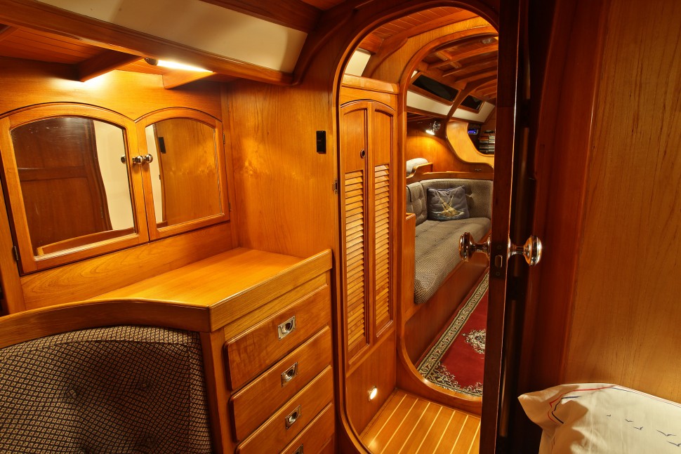 Davidson 11 Fwd cabin looking aft.jpg